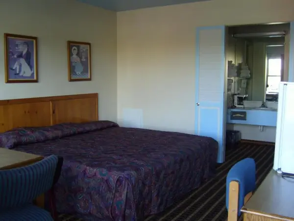Relax Inn - Shelby 6