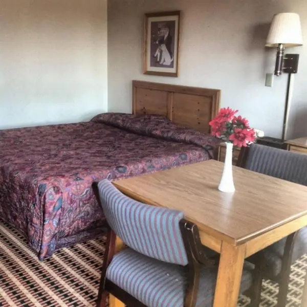 Relax Inn - Shelby 8
